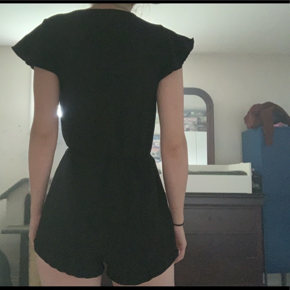 Super sexy black romper🔥 - Picture 2 of 2